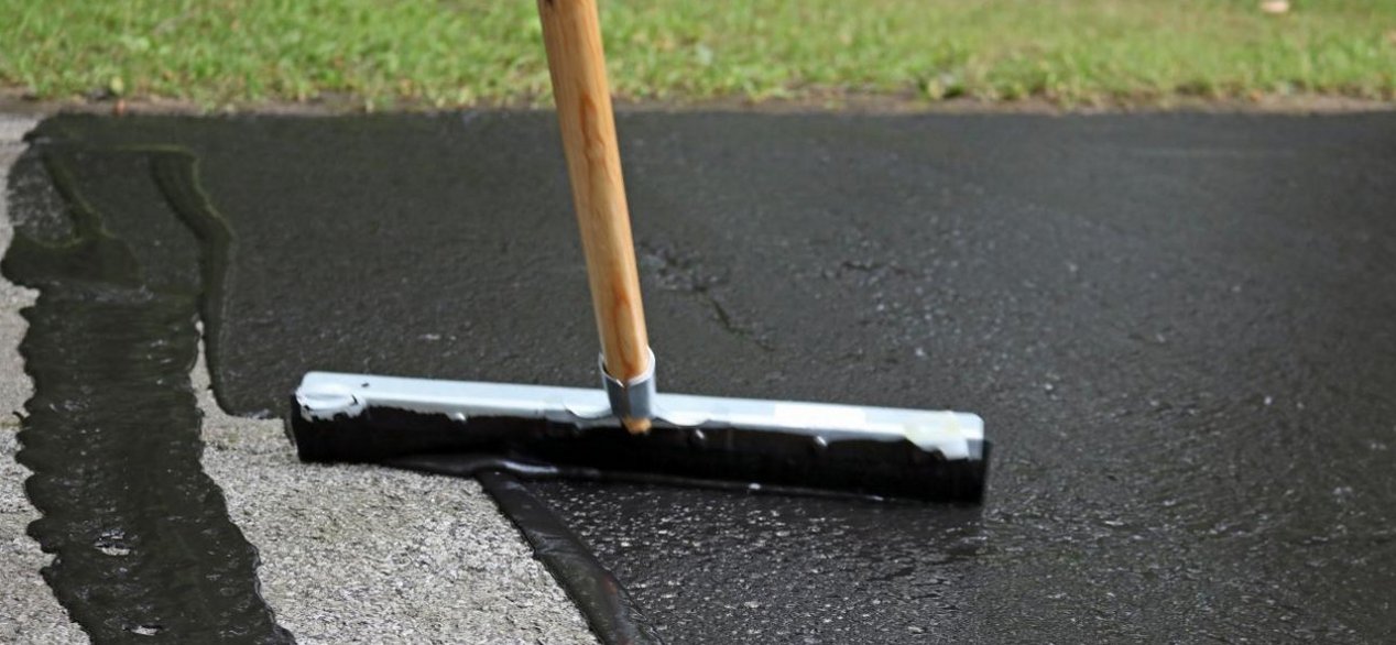 West Palm Beach driveway sealing and refinishing and sealing service