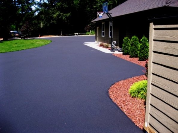 Asphalt driveway sealing Hollywood Florida